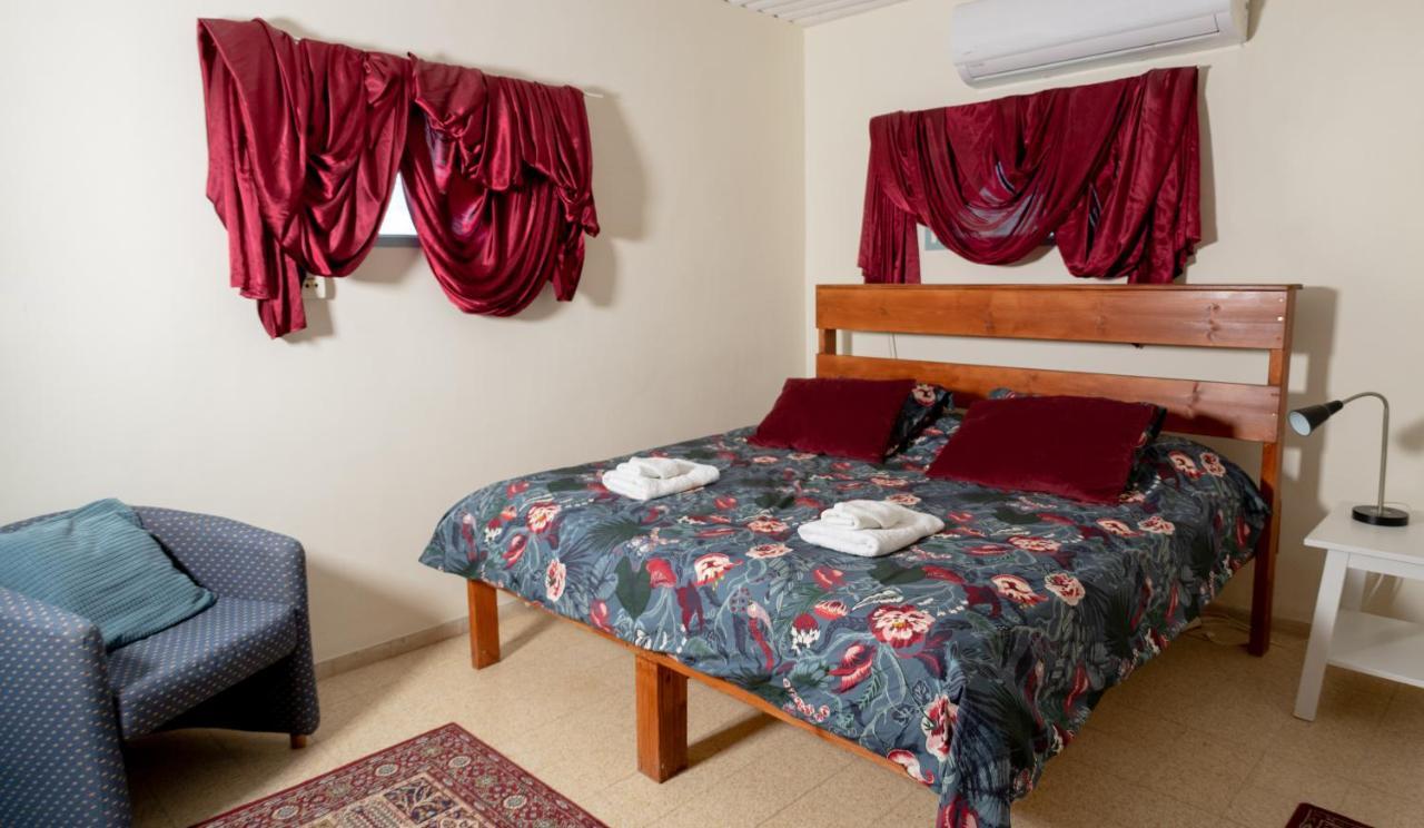 Bed and Breakfast Aliyah Return Center Дгания Бет Экстерьер фото