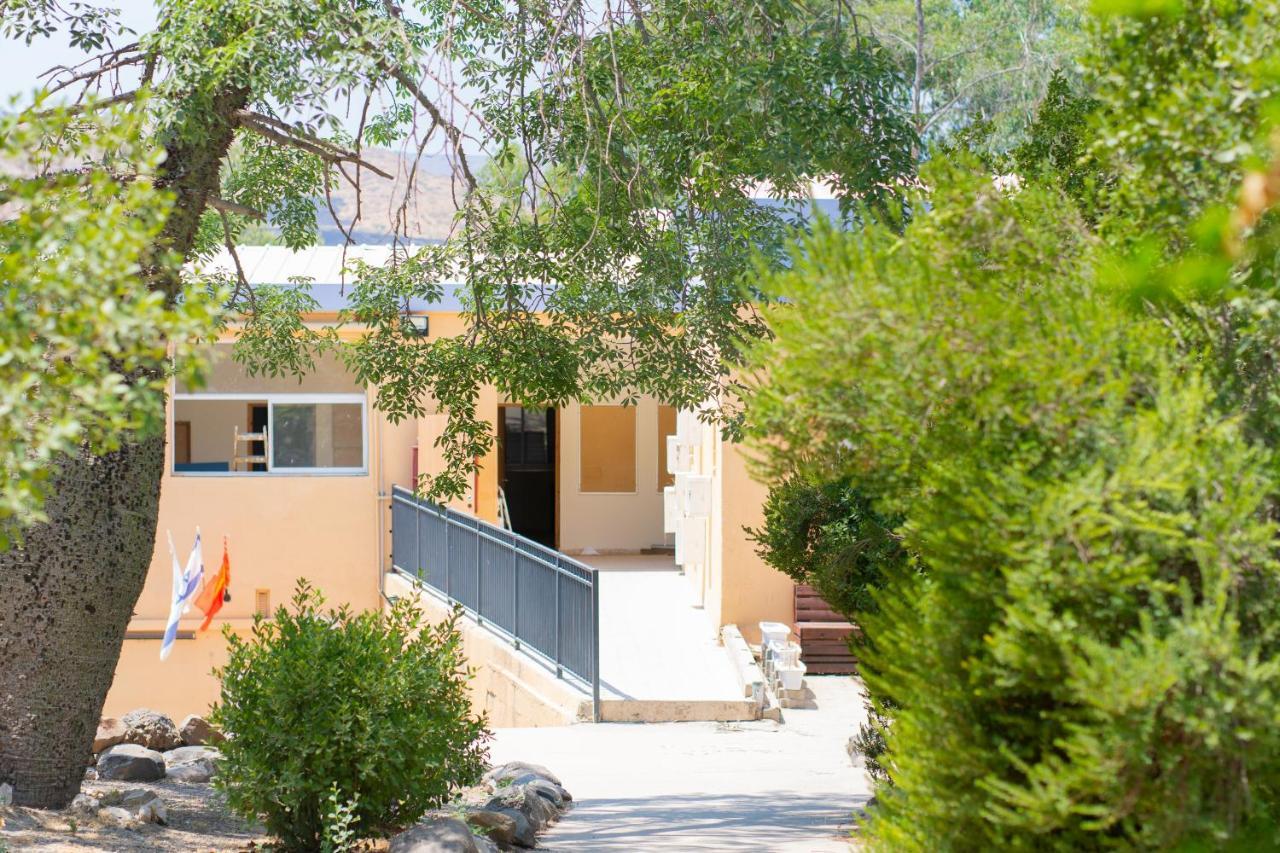 Bed and Breakfast Aliyah Return Center Дгания Бет Экстерьер фото