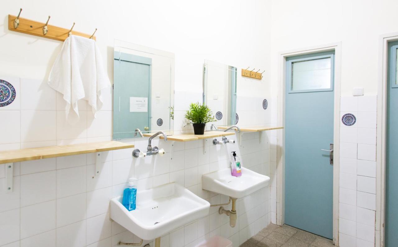 Bed and Breakfast Aliyah Return Center Дгания Бет Экстерьер фото